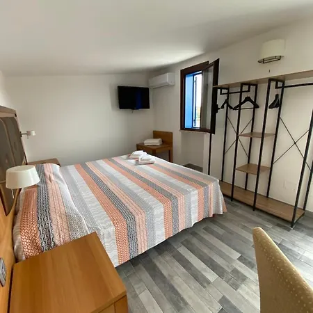 Torre Pozzillo Bed & Breakfast *