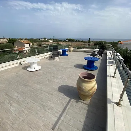Torre Pozzillo Bed & Breakfast *